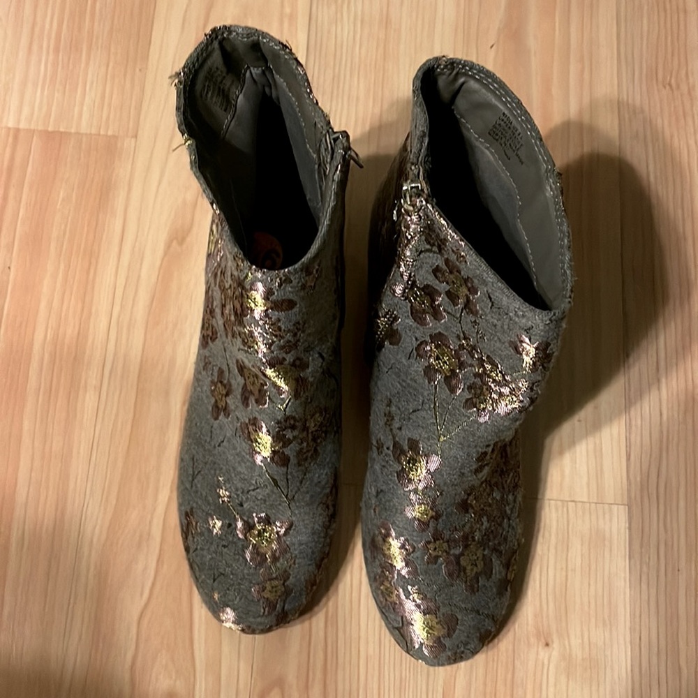 Zigi Soho Nydia Floral Embroidered Ankle Boots - Picture 6 of 7